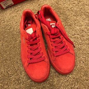 Red pumas